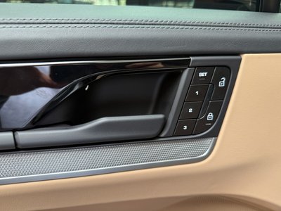 PORSCHE CAYENNE - 10