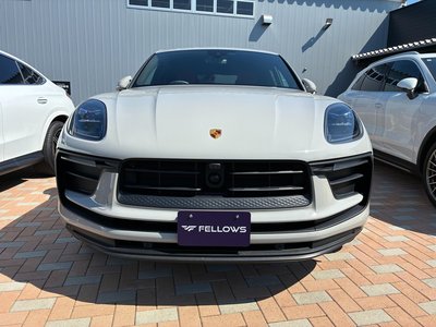 PORSCHE MACAN - 2