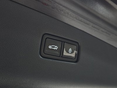 2022 Genesis GV70 — миниатюра 19