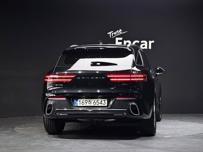 صورة 4 لـ 2022 Genesis GV70
