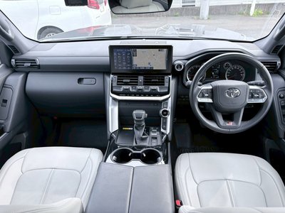 TOYOTA LAND CRUISER - 4