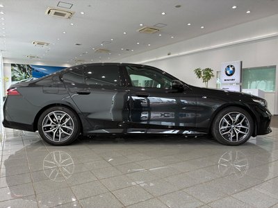 صورة 3 لـ 2024 BMW 5 SERIES