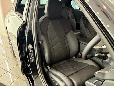صورة 9 لـ 2024 BMW 5 SERIES