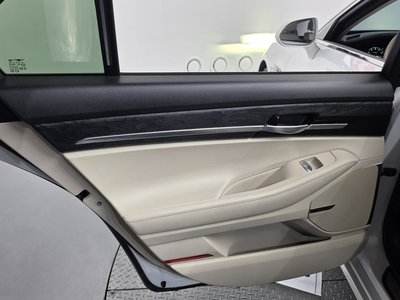 2021 Genesis G90 — миниатюра 15