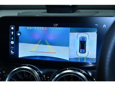 MERCEDES-BENZ GLB - 4