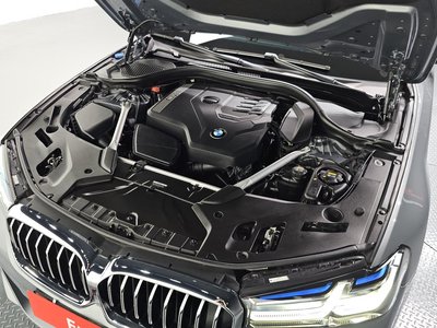 صورة 7 لـ 2023 BMW 5 SERIES