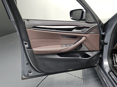 صورة مصغرة 14 لـ 2023 BMW 5 SERIES