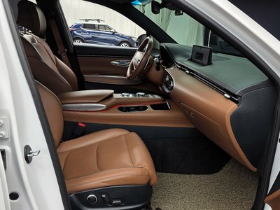 2021 Genesis GV70 thumbnail 11