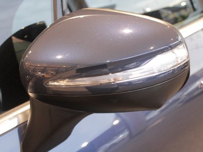 MERCEDES-BENZ EQE - 7