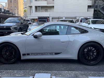 PORSCHE 911 CARRERA GTS PDK - 3