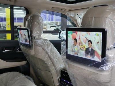 TOYOTA LAND CRUISER 300 - 5