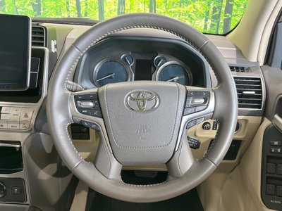 TOYOTA LAND CRUISER PRADO - 8