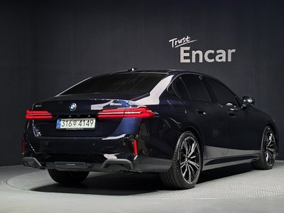 2026 BMW 5 SERIES — фото 4