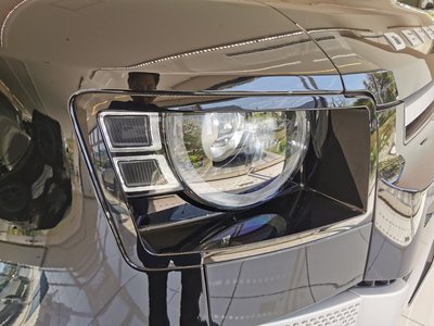 LAND ROVER DEFENDER - 8