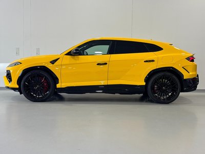LAMBORGHINI URUS - 4