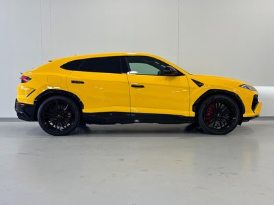 LAMBORGHINI URUS - 8
