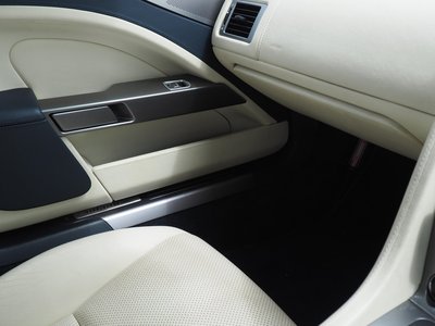 صورة 10 لـ 2011 Aston Martin RAPIDE