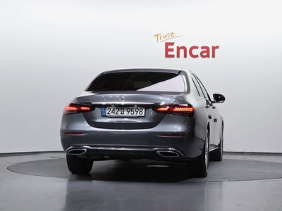 MERCEDES-BENZ E-CLASS - 3