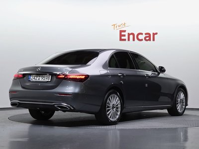 MERCEDES-BENZ E-CLASS - 4
