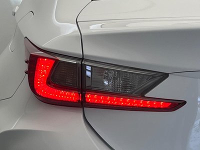 صورة مصغرة 30 لـ 2016 Lexus RC F