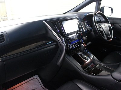 TOYOTA ALPHARD - 10