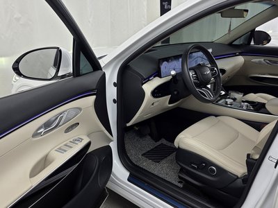 2024 Genesis GV70 — миниатюра 13