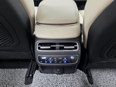 2024 Genesis GV70 — миниатюра 24