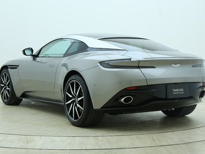 ASTON MARTIN DB11 - 3
