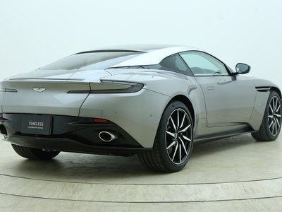 ASTON MARTIN DB11 - 5
