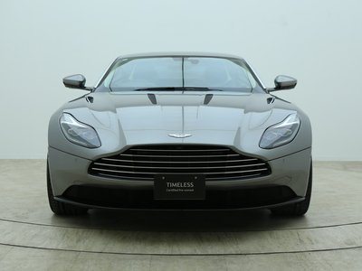 ASTON MARTIN DB11 - 8