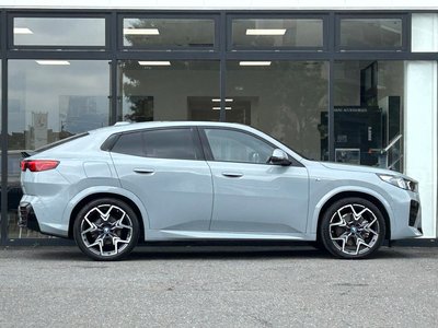 2024 BMW IX2 照片 11