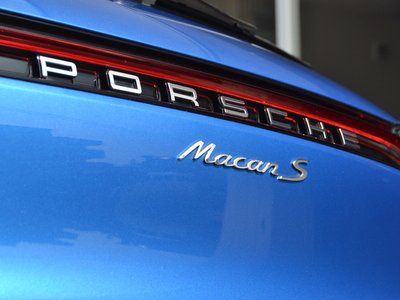 2019 Porsche MACAN thumbnail 12