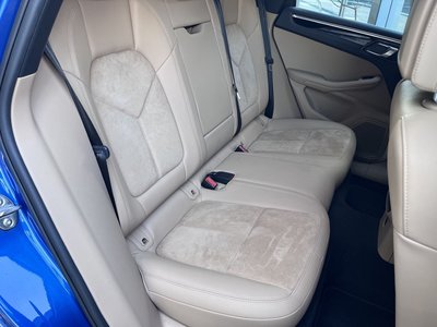 2019 Porsche MACAN thumbnail 17