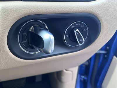 2019 Porsche MACAN thumbnail 26
