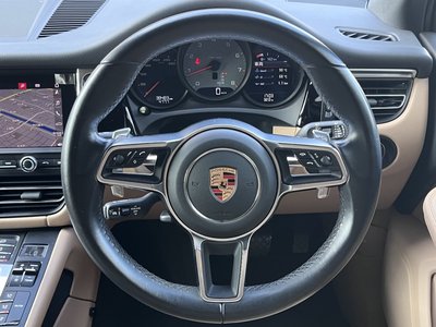 2019 Porsche MACAN thumbnail 13