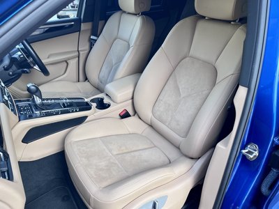 2019 Porsche MACAN thumbnail 15