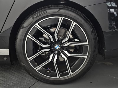BMW 7 SERIES - 8