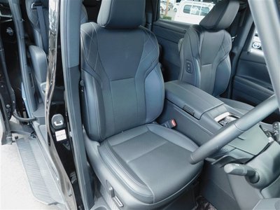 2023 Toyota VELLFIRE photo 7