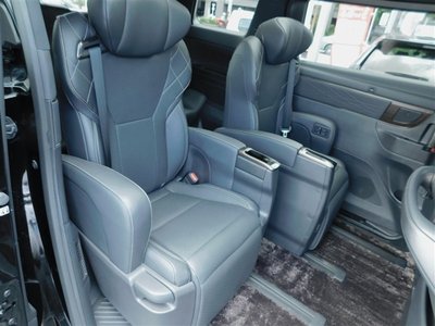 2023 Toyota VELLFIRE photo 8