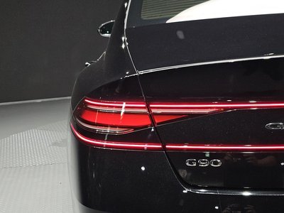 2022 Genesis G90 photo 10
