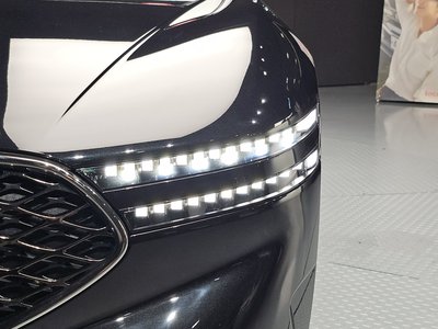 2022 Genesis G90 photo 9