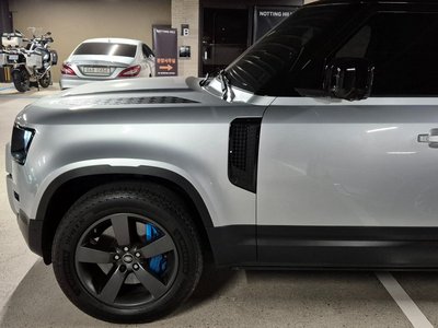 LAND ROVER DEFENDER - 5