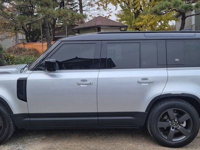 LAND ROVER DEFENDER - 2