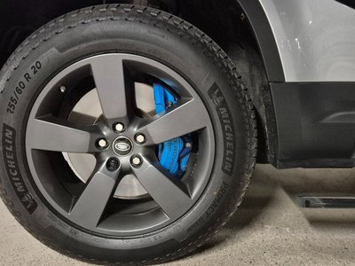 LAND ROVER DEFENDER - 10