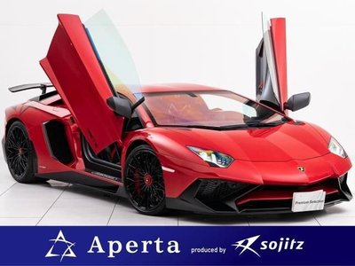 LAMBORGHINI AVENTADOR - 1
