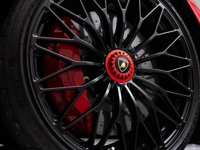 LAMBORGHINI AVENTADOR - 2