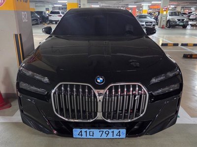 BMW I7 - 1