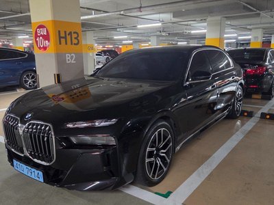 BMW I7 - 4