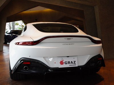 ASTON MARTIN VANTAGE - 7