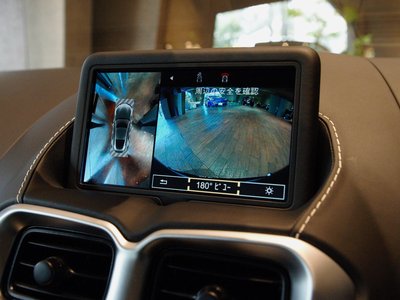 ASTON MARTIN VANTAGE - 3